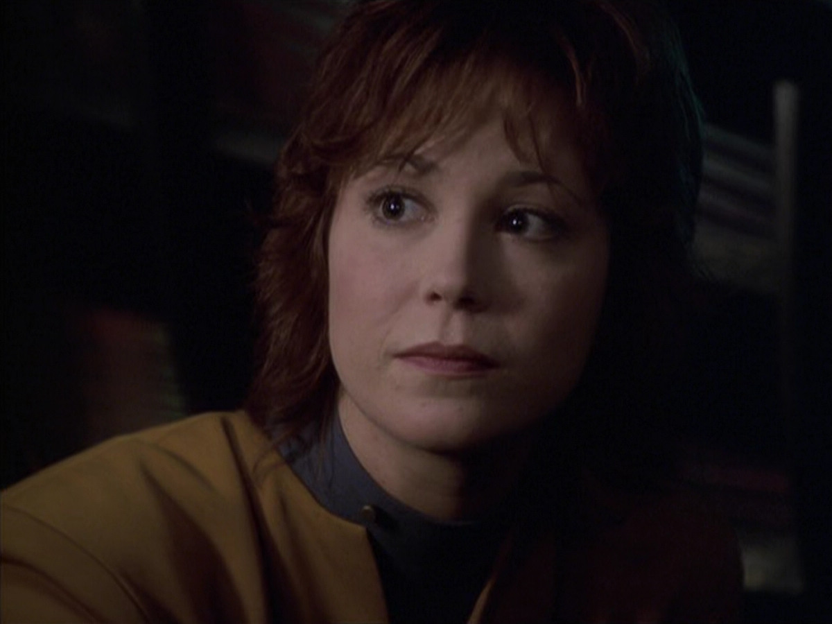 extant_StarTrek_VOY_6x18-AshesToAshes_03298.jpg