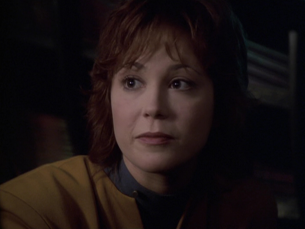 extant_StarTrek_VOY_6x18-AshesToAshes_03305.jpg