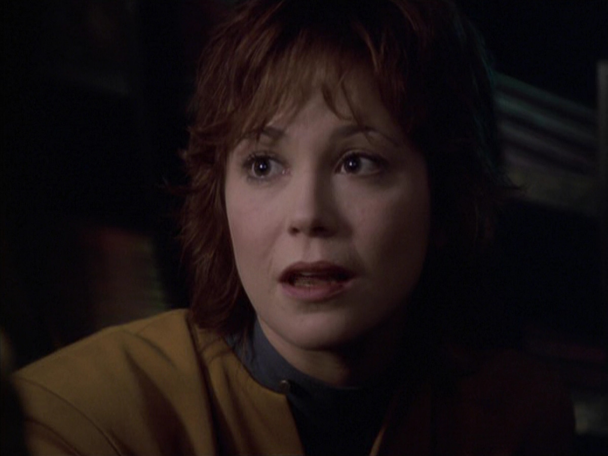 extant_StarTrek_VOY_6x18-AshesToAshes_03316.jpg