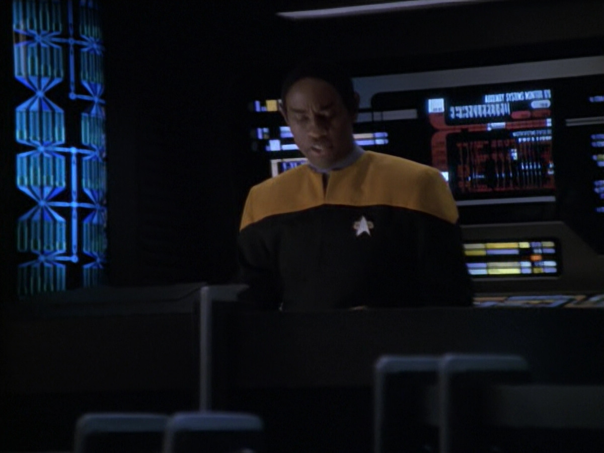 extant_StarTrek_VOY_6x18-AshesToAshes_03336.jpg
