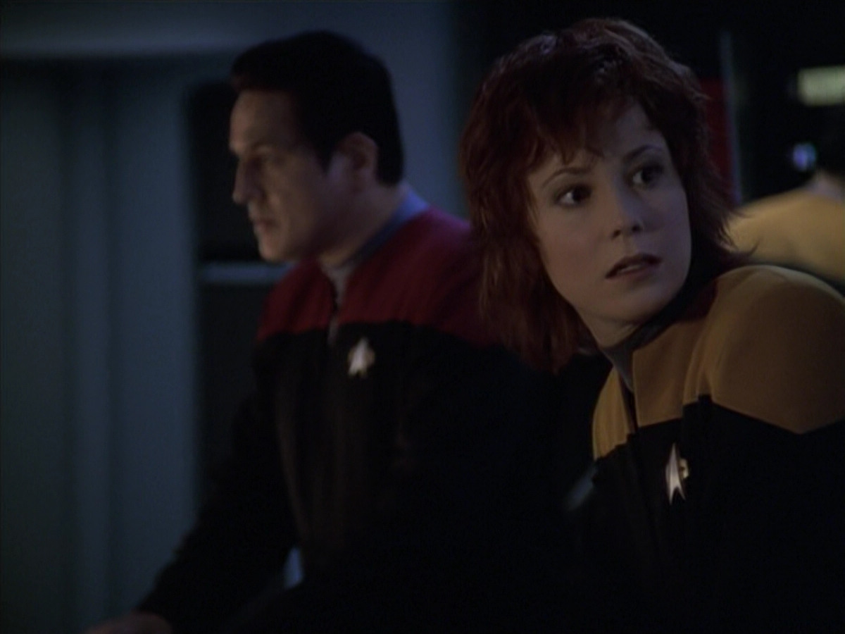 extant_StarTrek_VOY_6x18-AshesToAshes_03383.jpg