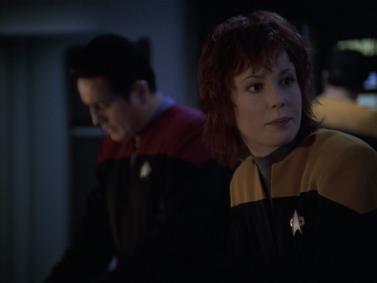 extant_StarTrek_VOY_6x18-AshesToAshes_03386.jpg