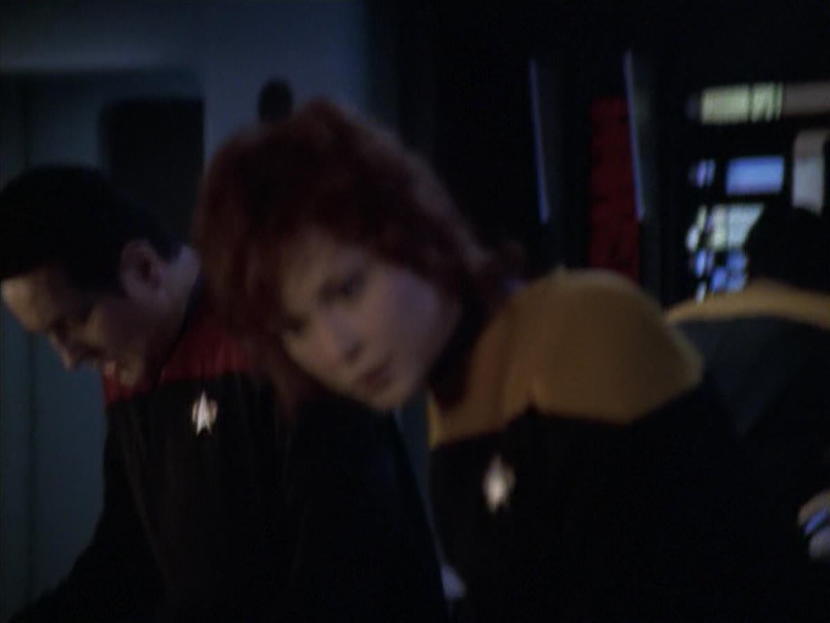 extant_StarTrek_VOY_6x18-AshesToAshes_03390.jpg