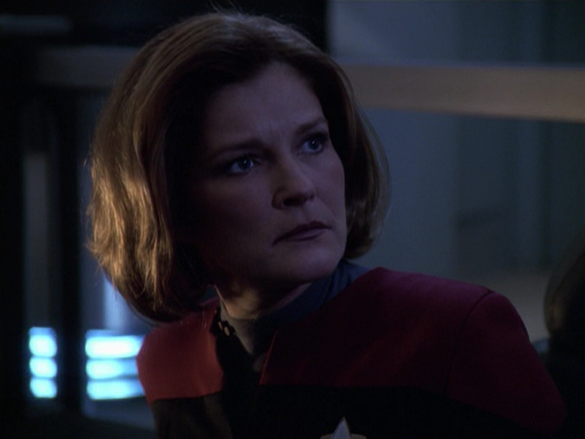 extant_StarTrek_VOY_6x18-AshesToAshes_03395.jpg