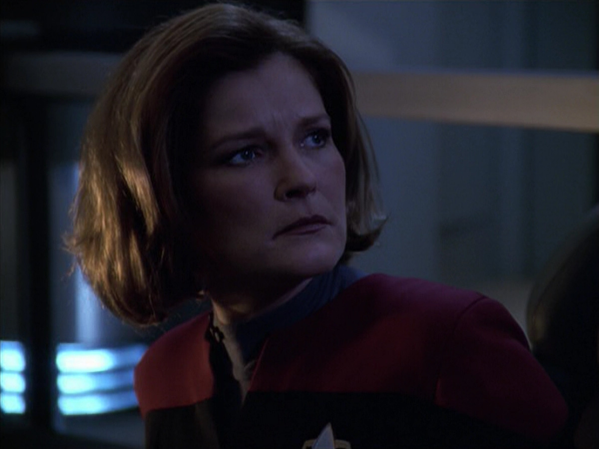 extant_StarTrek_VOY_6x18-AshesToAshes_03409.jpg