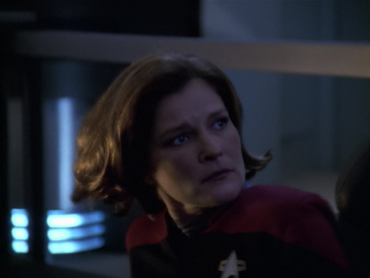 extant_StarTrek_VOY_6x18-AshesToAshes_03410.jpg