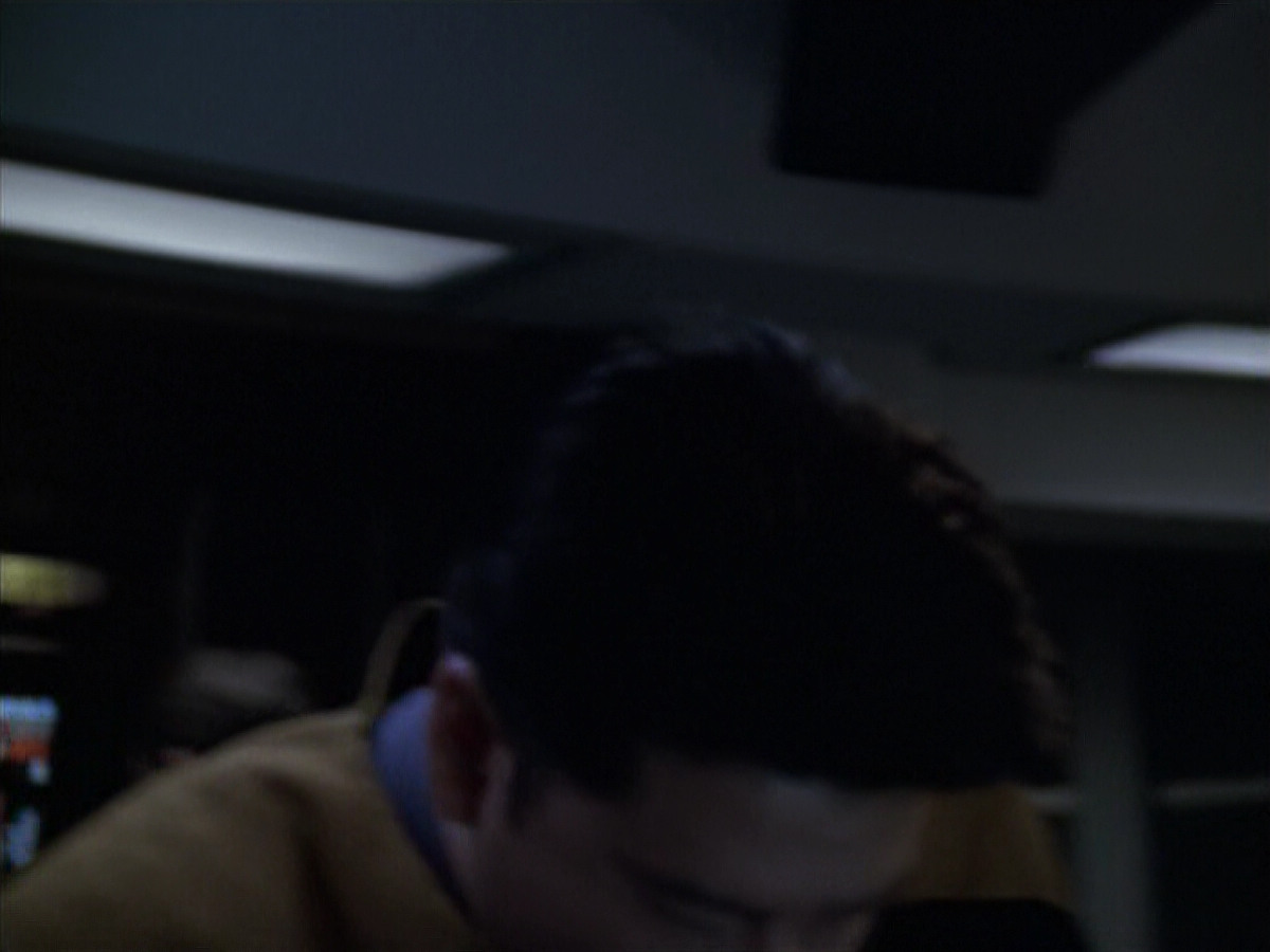 extant_StarTrek_VOY_6x18-AshesToAshes_03411.jpg