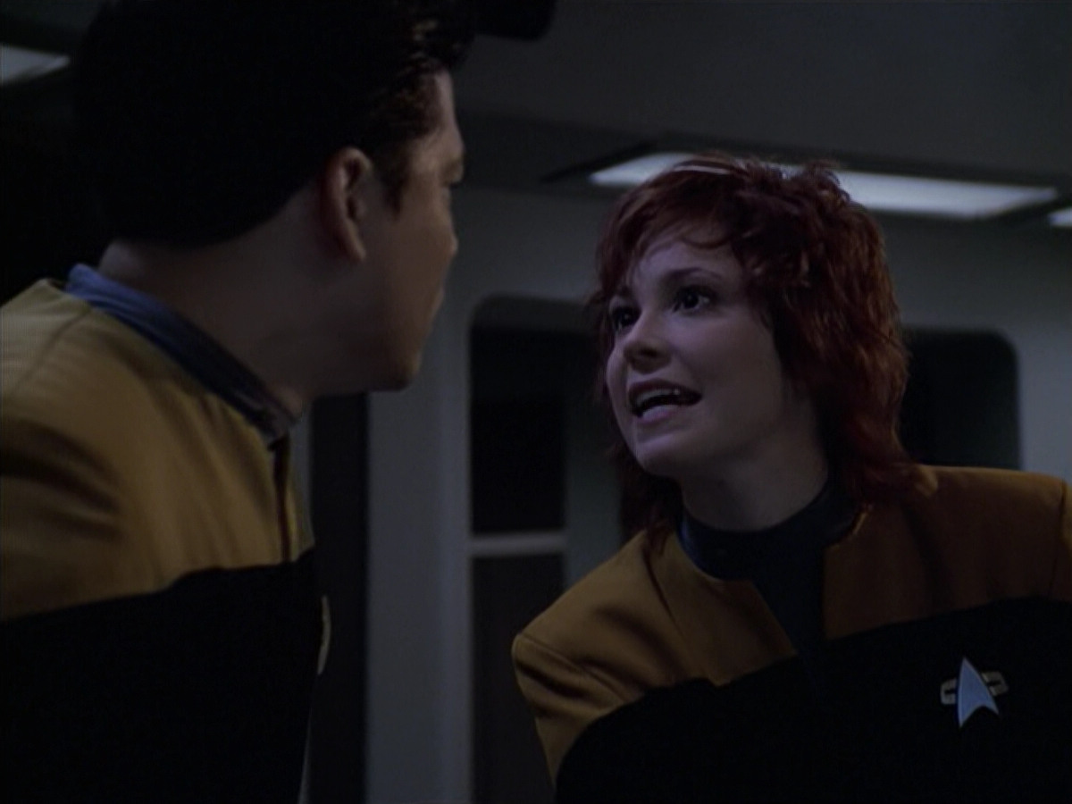 extant_StarTrek_VOY_6x18-AshesToAshes_03413.jpg