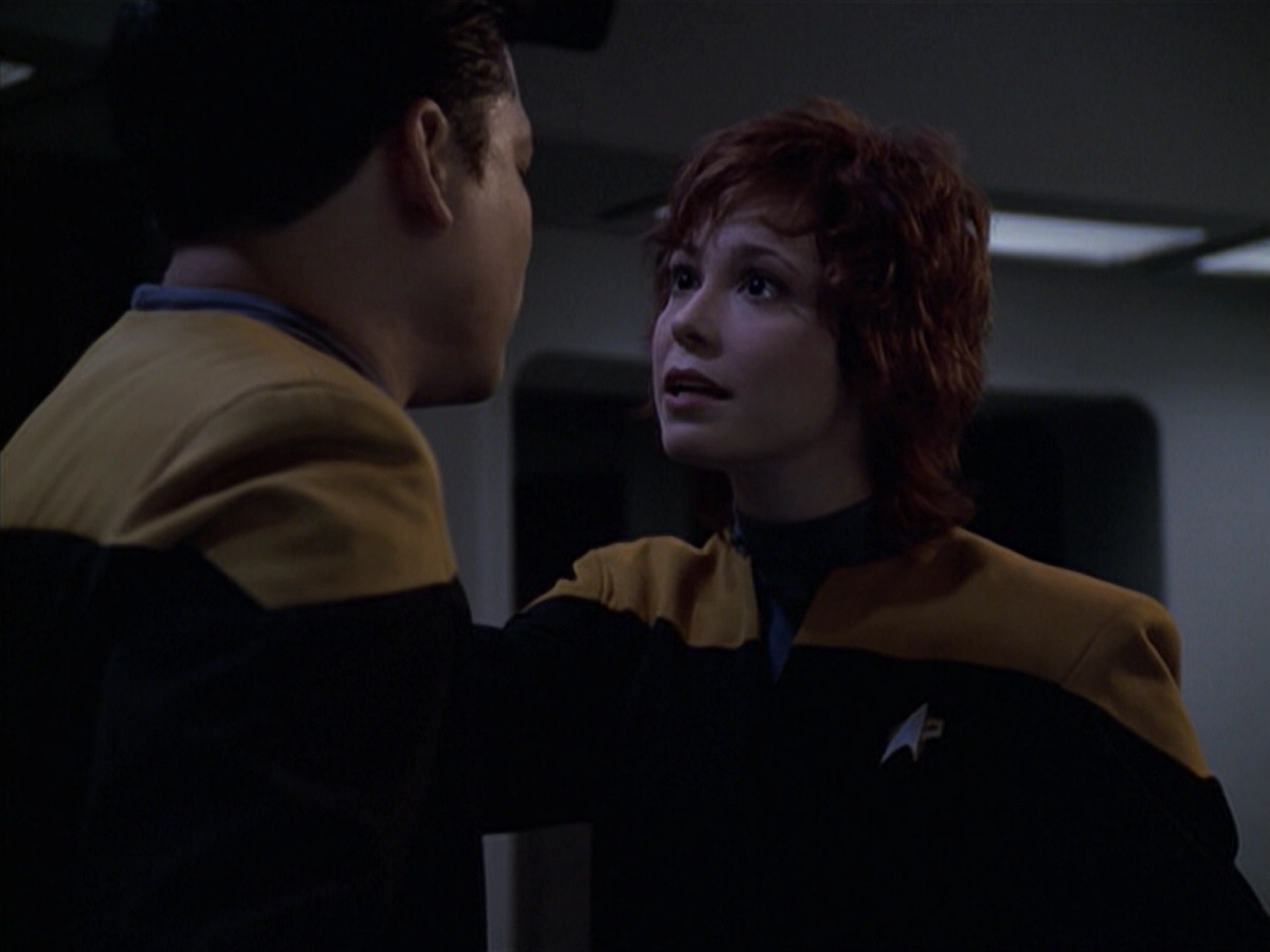 extant_StarTrek_VOY_6x18-AshesToAshes_03420.jpg
