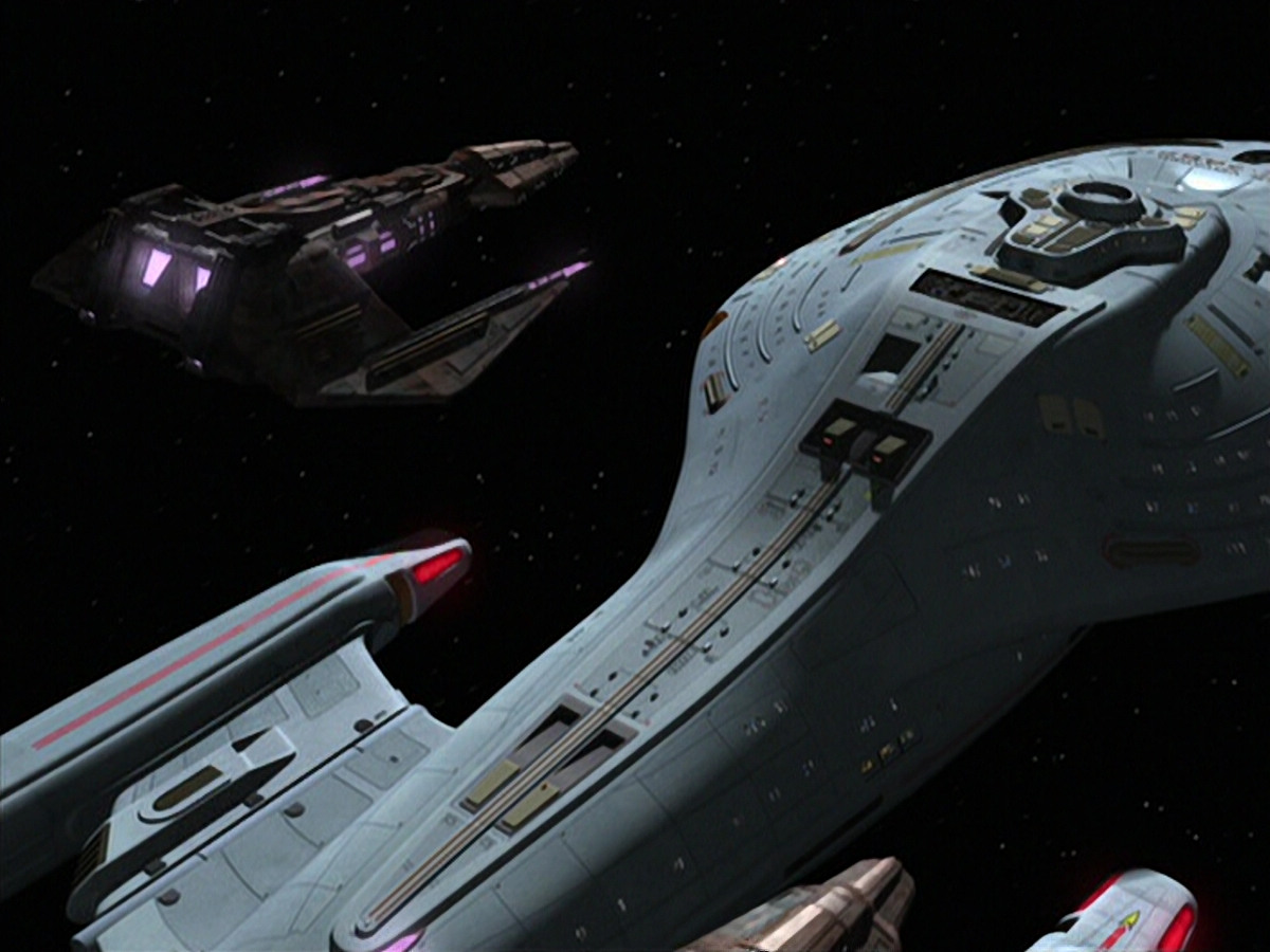 extant_StarTrek_VOY_6x18-AshesToAshes_03432.jpg