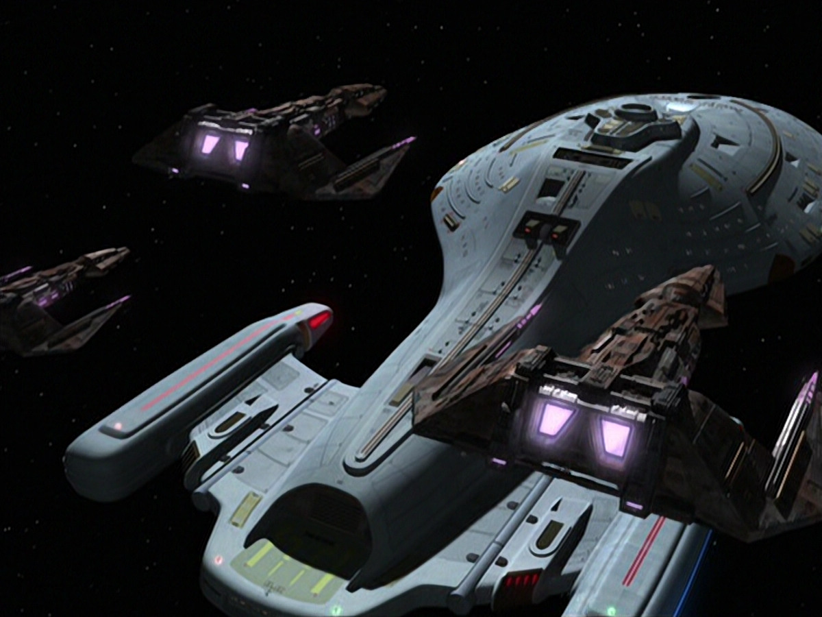 extant_StarTrek_VOY_6x18-AshesToAshes_03440.jpg
