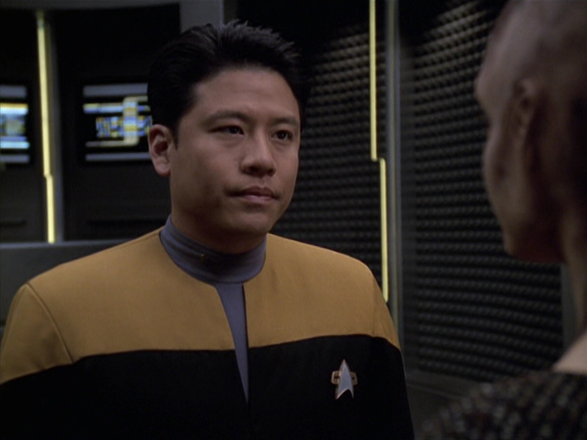 extant_StarTrek_VOY_6x18-AshesToAshes_03472.jpg