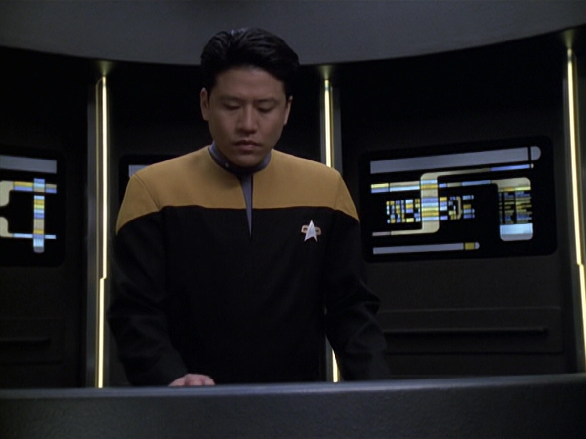 extant_StarTrek_VOY_6x18-AshesToAshes_03540.jpg
