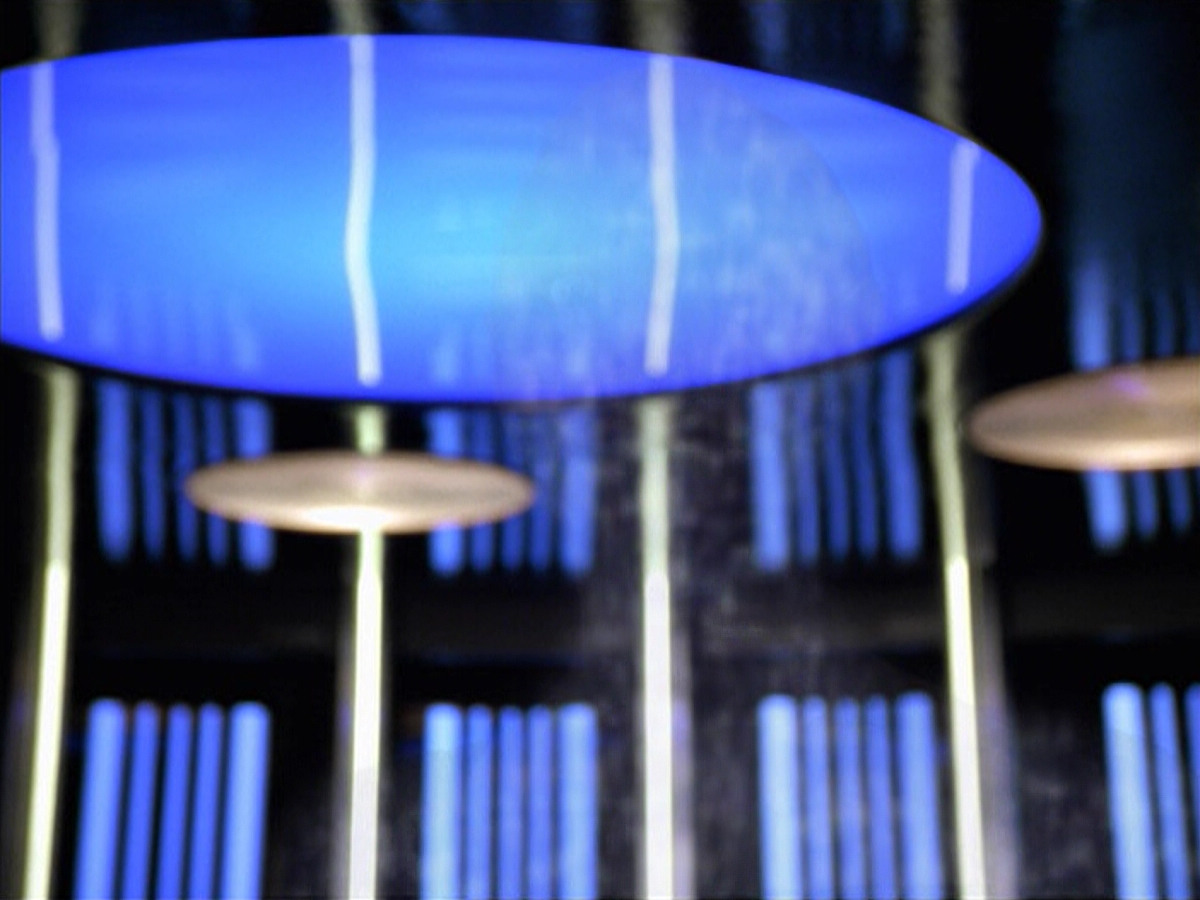 extant_StarTrek_VOY_6x18-AshesToAshes_03551.jpg