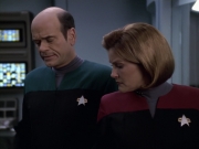 extant_StarTrek_VOY_6x18-AshesToAshes_00751.jpg