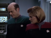 extant_StarTrek_VOY_6x18-AshesToAshes_00752.jpg