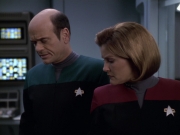 extant_StarTrek_VOY_6x18-AshesToAshes_00753.jpg