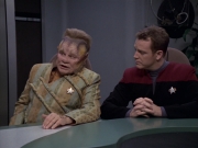 extant_StarTrek_VOY_6x18-AshesToAshes_00908.jpg