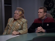 extant_StarTrek_VOY_6x18-AshesToAshes_00912.jpg