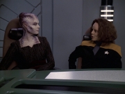 extant_StarTrek_VOY_6x18-AshesToAshes_00915.jpg