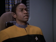 extant_StarTrek_VOY_6x18-AshesToAshes_00935.jpg