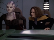 extant_StarTrek_VOY_6x18-AshesToAshes_00949.jpg
