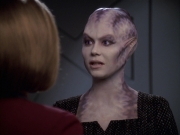 extant_StarTrek_VOY_6x18-AshesToAshes_00963.jpg