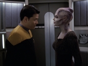 extant_StarTrek_VOY_6x18-AshesToAshes_01006.jpg