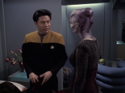 Filename=extant_StarTrek_VOY_6x18-AshesToAshes_01298.jpg
Filesize=163KiB
Dimensions=1200x900
Date added=Jan 02, 2020 extant_StarTrek_VOY_6x18-AshesToAshes_01298.jpg