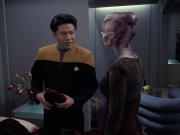 Filename=extant_StarTrek_VOY_6x18-AshesToAshes_01299.jpg
Filesize=159KiB
Dimensions=1200x900
Date added=Jan 02, 2020 extant_StarTrek_VOY_6x18-AshesToAshes_01299.jpg