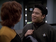 extant_StarTrek_VOY_6x18-AshesToAshes_02018.jpg