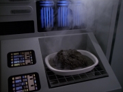 extant_StarTrek_VOY_6x18-AshesToAshes_02034.jpg