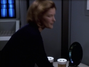 extant_StarTrek_VOY_6x18-AshesToAshes_02062.jpg