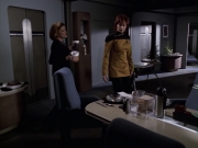 extant_StarTrek_VOY_6x18-AshesToAshes_02069.jpg