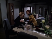 extant_StarTrek_VOY_6x18-AshesToAshes_02074.jpg