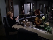 extant_StarTrek_VOY_6x18-AshesToAshes_02080.jpg