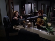 extant_StarTrek_VOY_6x18-AshesToAshes_02093.jpg