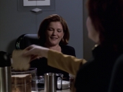 extant_StarTrek_VOY_6x18-AshesToAshes_02097.jpg