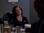 extant_StarTrek_VOY_6x18-AshesToAshes_02104.jpg