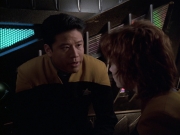 extant_StarTrek_VOY_6x18-AshesToAshes_03217.jpg