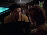 extant_StarTrek_VOY_6x18-AshesToAshes_03218.jpg