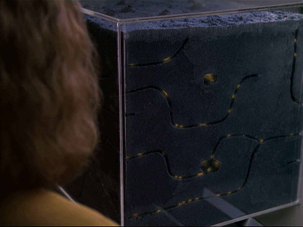 extant_StarTrek_VOY_6x19-ChildsPlay_00026.jpg