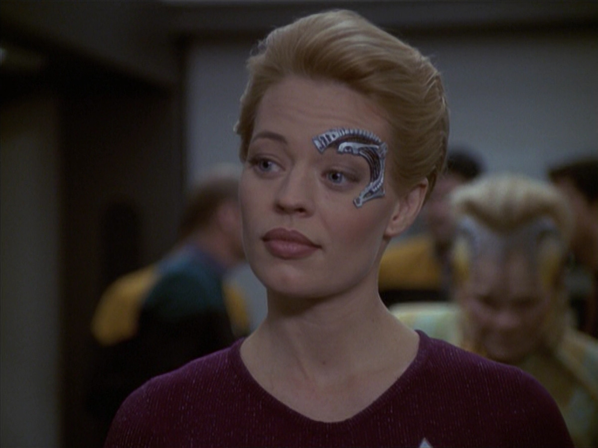 extant_StarTrek_VOY_6x19-ChildsPlay_00055.jpg