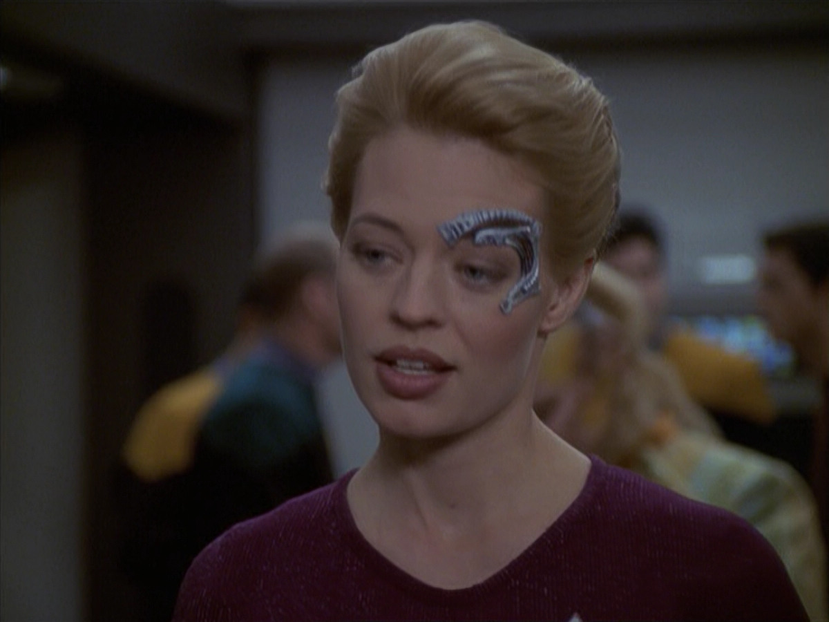 extant_StarTrek_VOY_6x19-ChildsPlay_00058.jpg