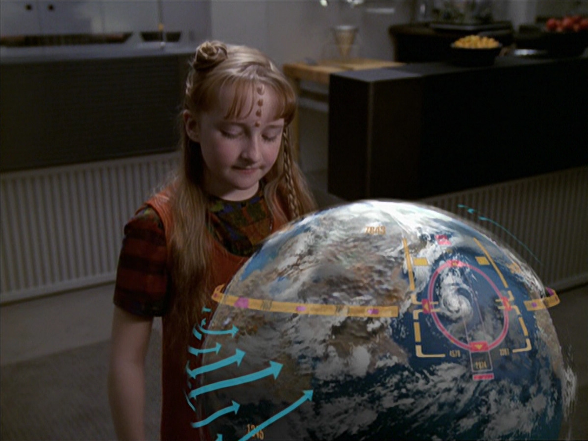 extant_StarTrek_VOY_6x19-ChildsPlay_00083.jpg