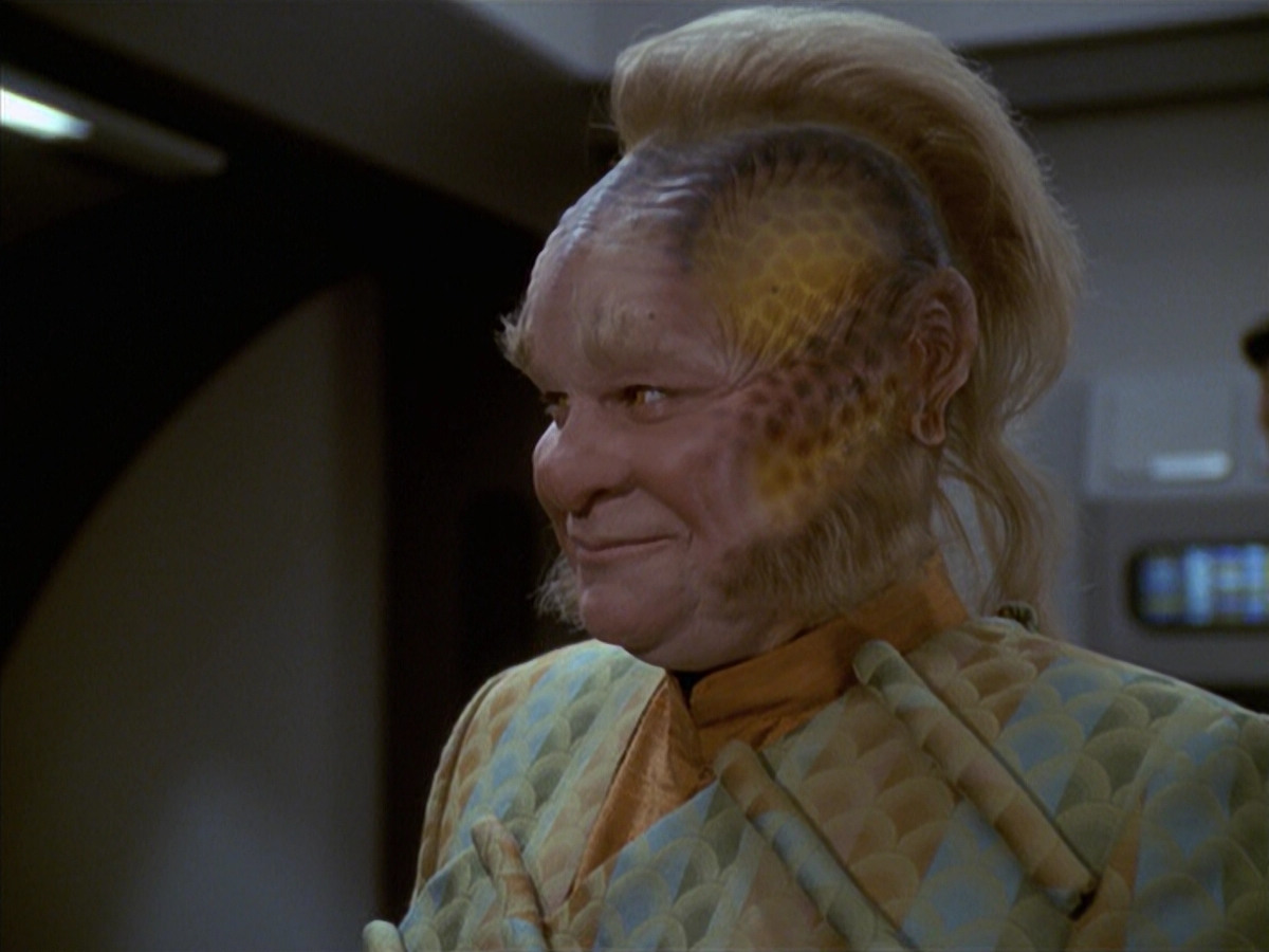 extant_StarTrek_VOY_6x19-ChildsPlay_00091.jpg