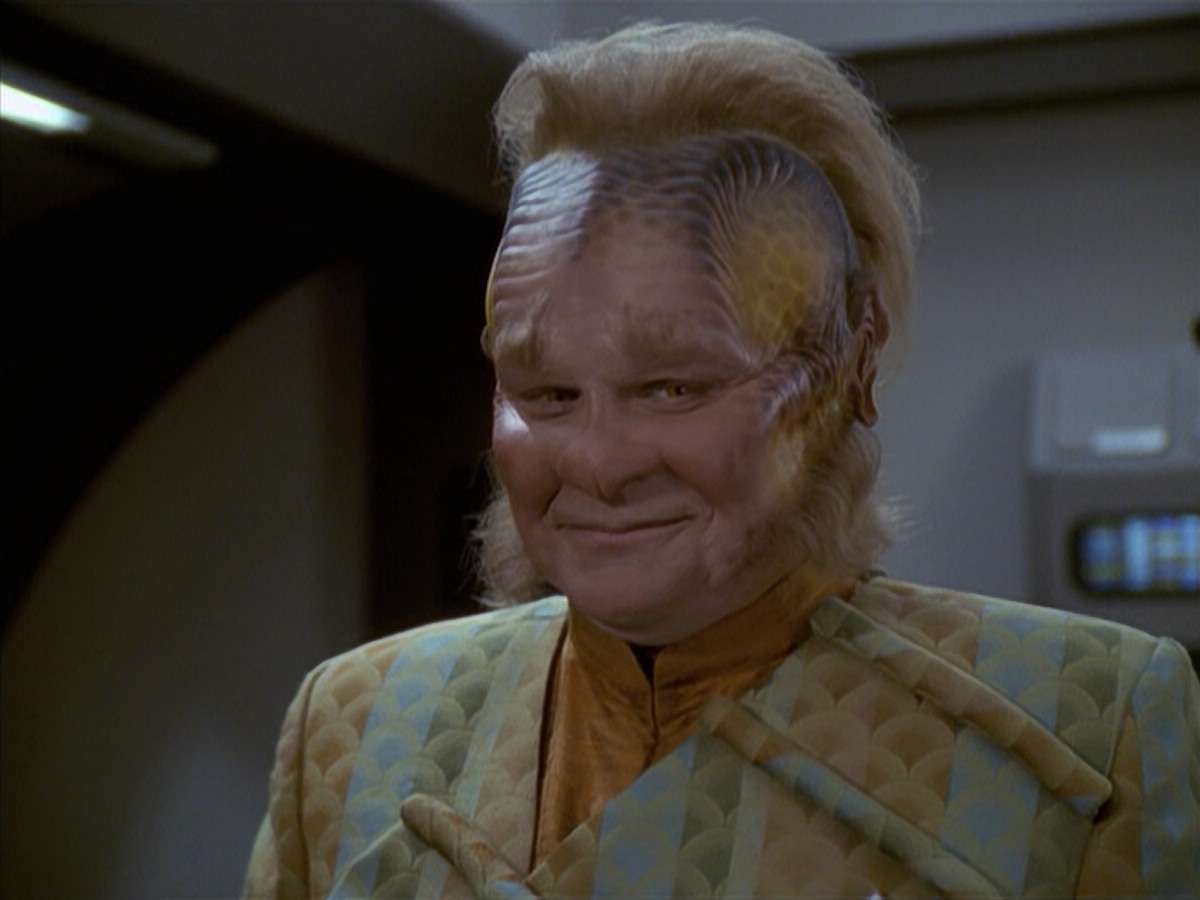 extant_StarTrek_VOY_6x19-ChildsPlay_00092.jpg