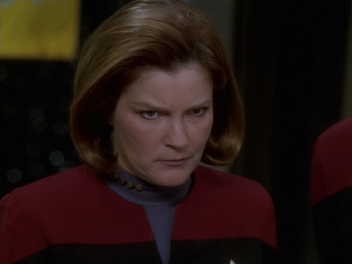 extant_StarTrek_VOY_6x19-ChildsPlay_00098.jpg
