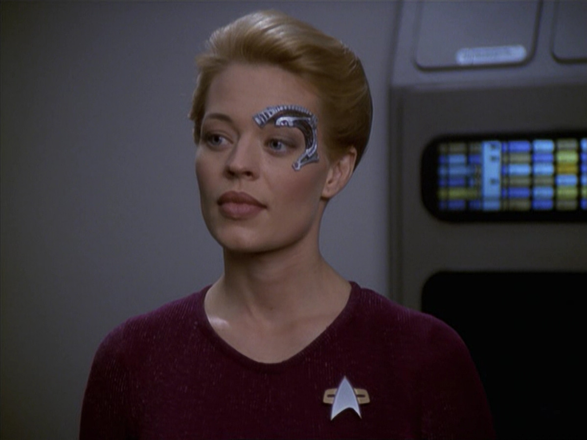 extant_StarTrek_VOY_6x19-ChildsPlay_00126.jpg
