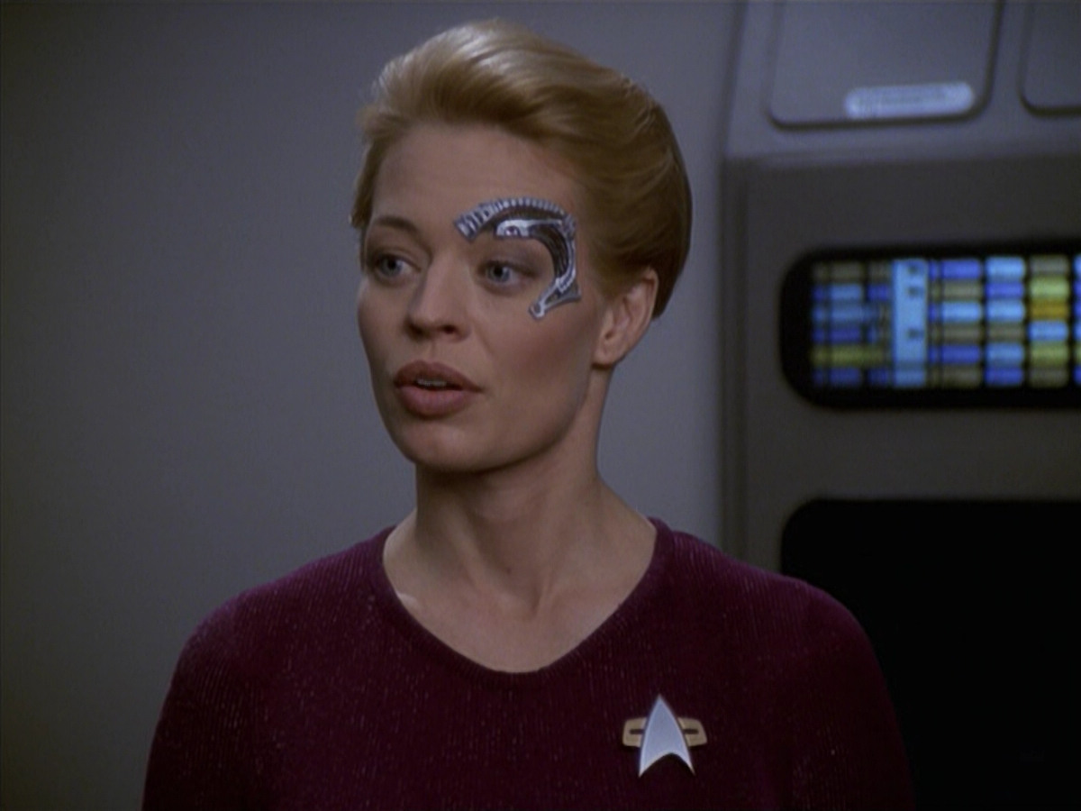 extant_StarTrek_VOY_6x19-ChildsPlay_00127.jpg